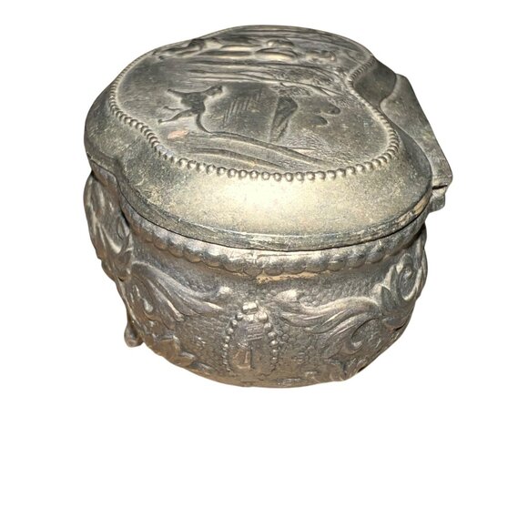 Antique Silver-Plated Trinket Box With Romantic Scene &‎ Red Velvet Interior - Picture 5 of 8